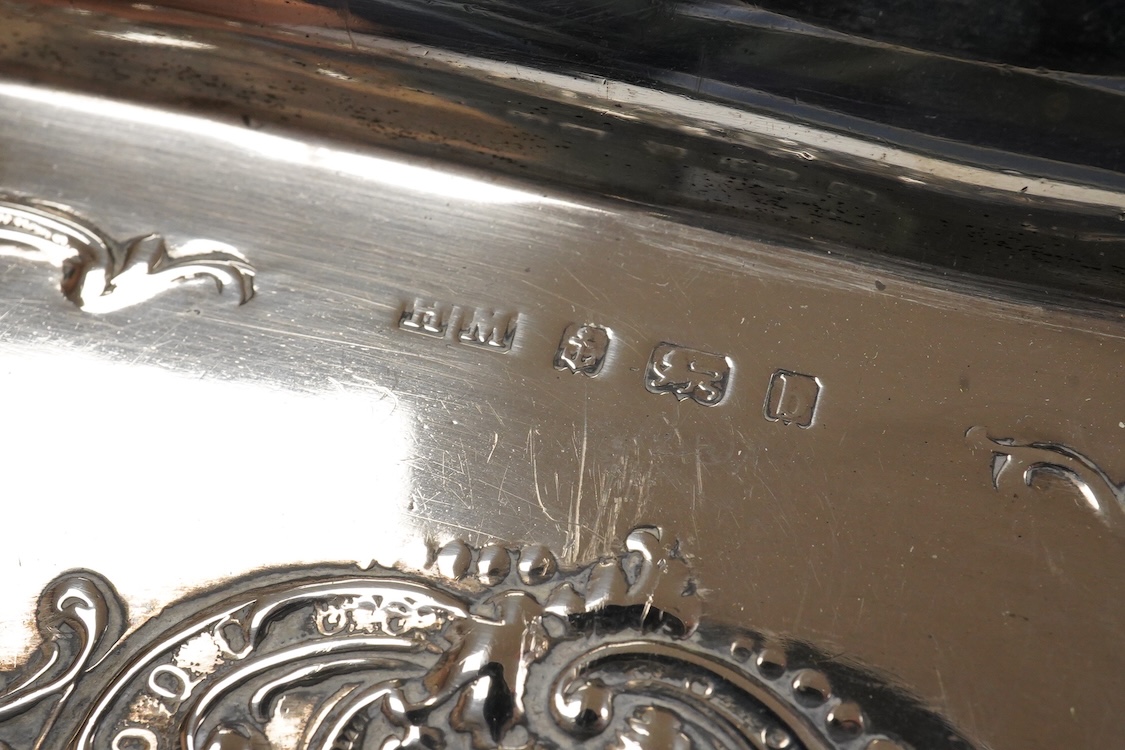 A George V silver pedestal bowl, with dimpled body, Maxfield & Sons Ltd, London, 1912, diameter 11.5cm, weighted, gross 6.1oz.